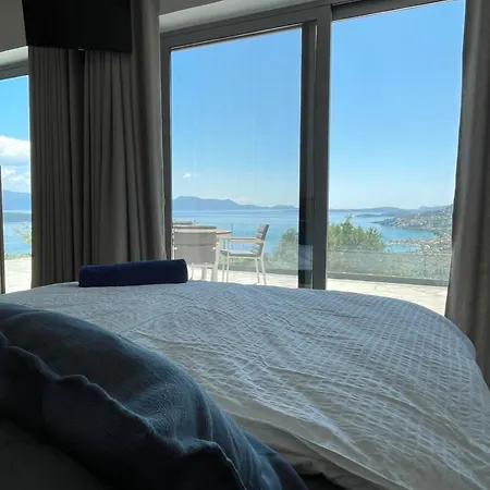 Grey Sea View Estate - Luxury With Private Pool & Plunge Pool