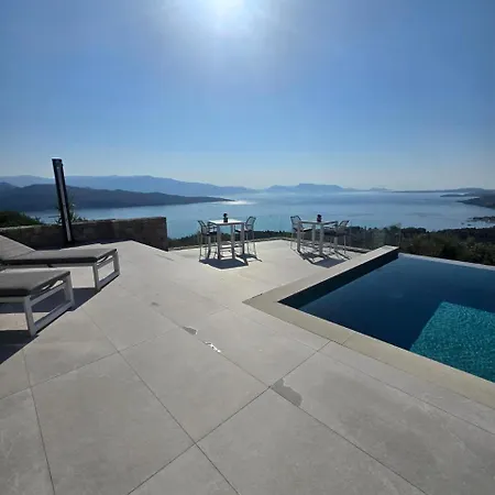Grey Sea View Estate - Luxury With Private Pool & Plunge Pool Bed & Breakfast