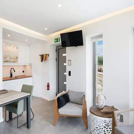 Grey Sea View Estate - Luxury With Private Pool & Plunge Pool Bed & Breakfast Katouna