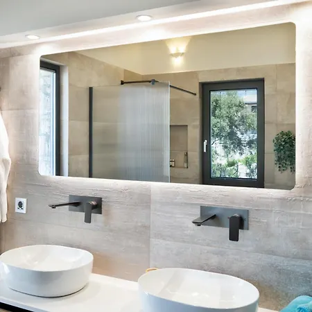 Grey Sea View Estate - Luxury With Private Pool & Plunge Pool Bed & Breakfast 4*